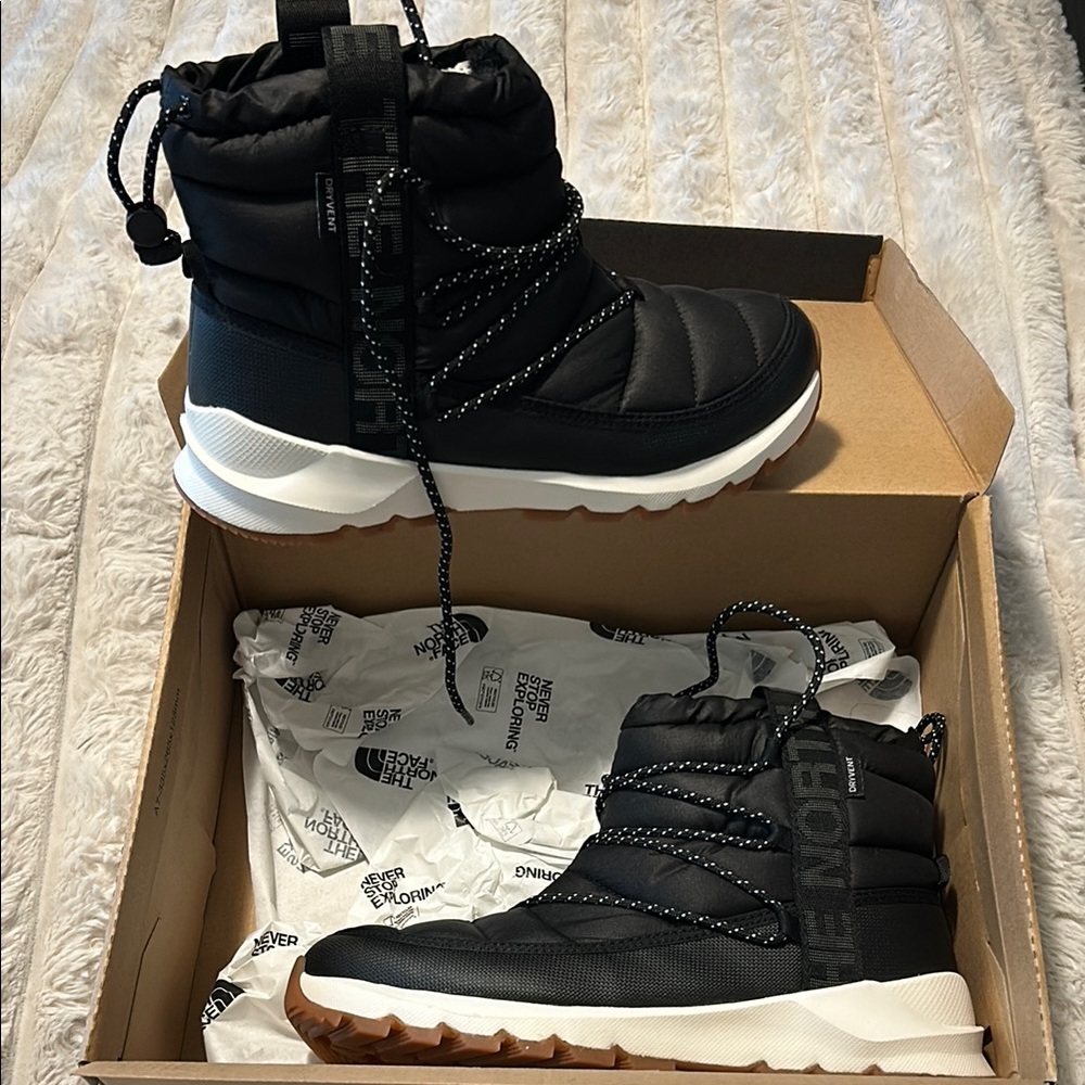 The North Face  Black Winter Boots